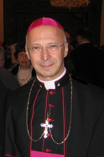 kardynał angelo bagnasco